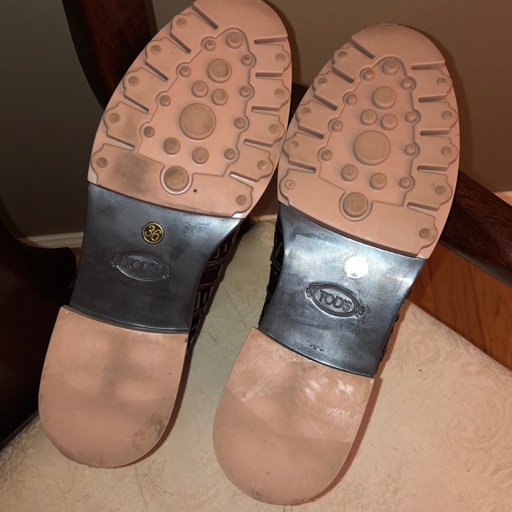 Gorgeous Patent Chelsea Tod’s Boots, Pristine! - Picture 5 of 11